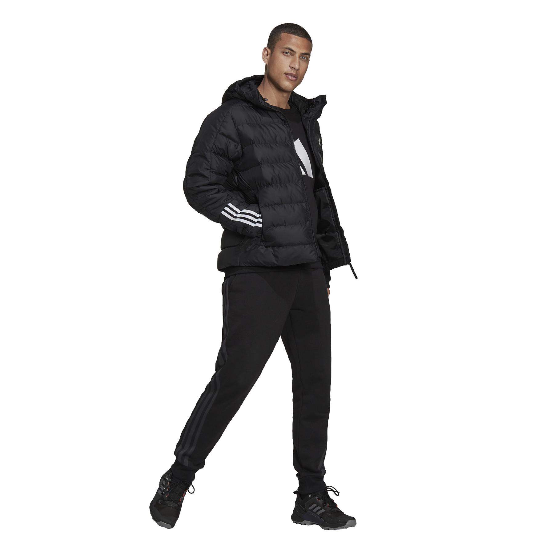 product/g/t/gt1674_app_on-model_standard-outfit_white.jpg